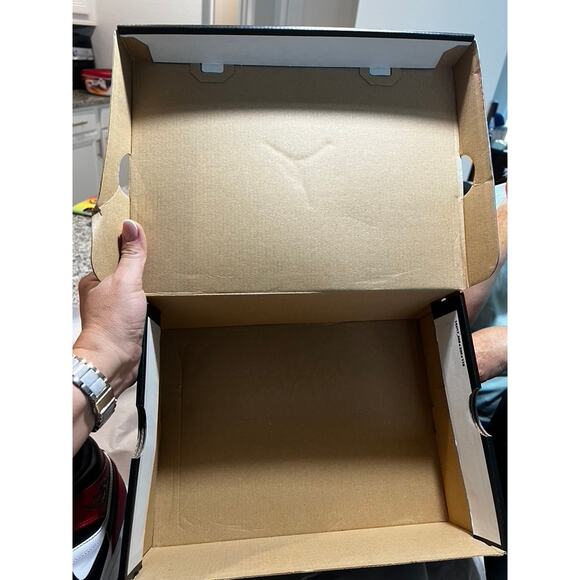 Nike Air Jordan 1 Mid Reverse Bred Retro Red 554724069 Sz 9 Box Streetwear - Picture 15 of 16